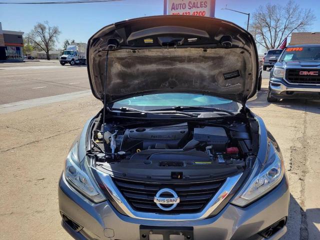 Photo of 2016 Gun Metallic Nissan Altima