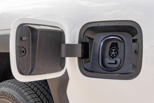Photo of 2024 Summit White Chevrolet Silverado EV