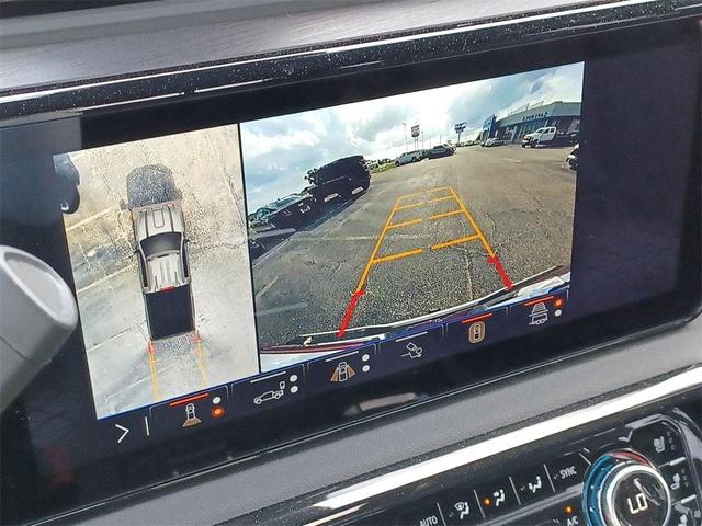 Photo of 2025 Summit White GMC Sierra 2500