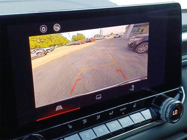 Photo of 2025 Summit White GMC Canyon
