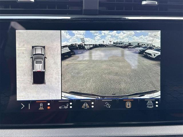 Photo of 2025 Summit White GMC Sierra 1500