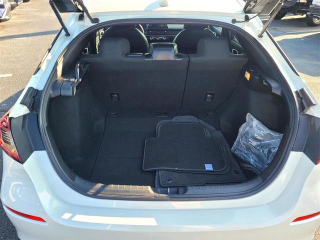 Photo of 2023 Platinum White Pearl Honda Civic