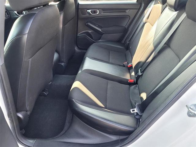 Photo of 2023 Platinum White Pearl Honda Civic