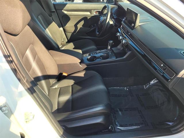 Photo of 2023 Platinum White Pearl Honda Civic