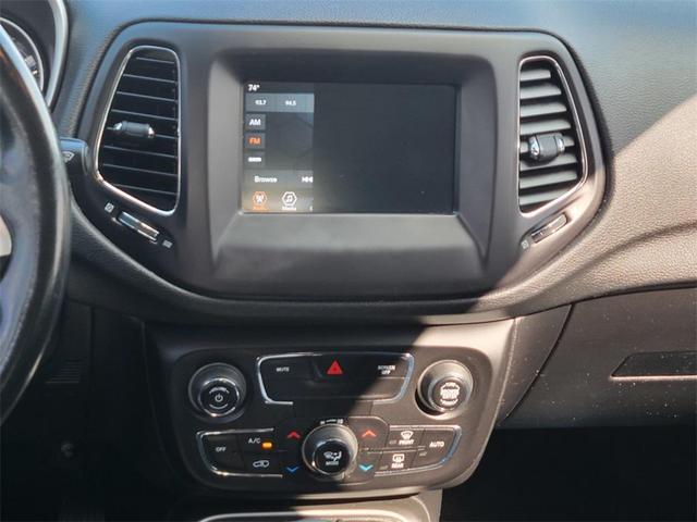 Photo of 2019 Granite Crystal Metallic Clearcoat Jeep Compass