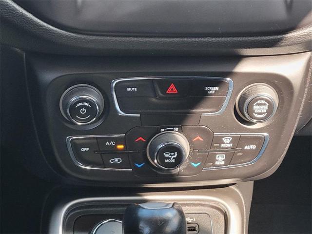 Photo of 2019 Granite Crystal Metallic Clearcoat Jeep Compass