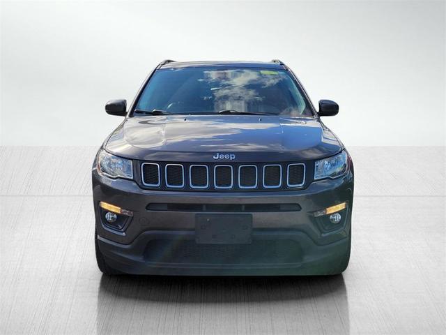 Photo of 2019 Granite Crystal Metallic Clearcoat Jeep Compass