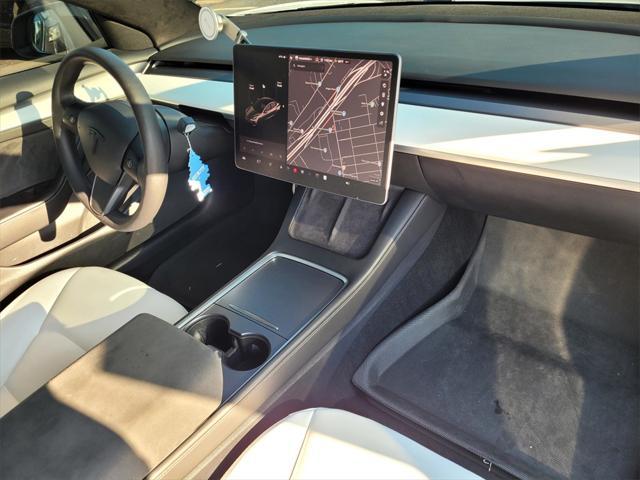 Photo of 2021 Pearl White Multi-Coat Tesla Model 3