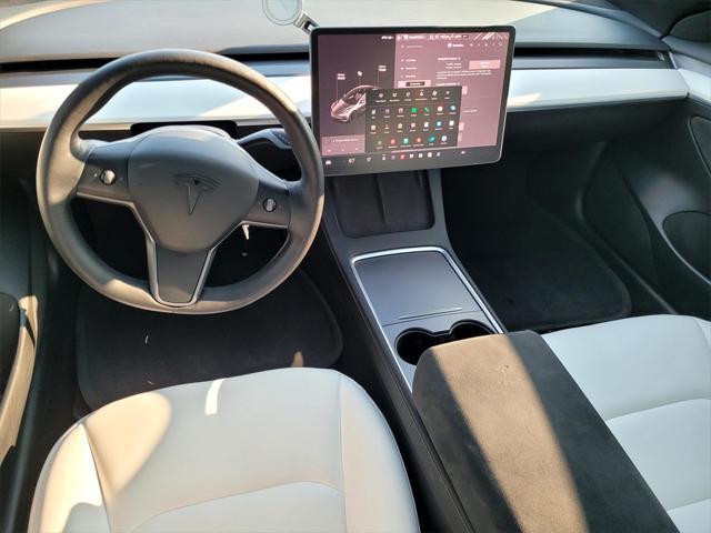 Photo of 2021 Pearl White Multi-Coat Tesla Model 3