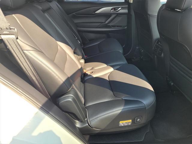Photo of 2022 Snowflake White Pearl Mica Mazda CX-9