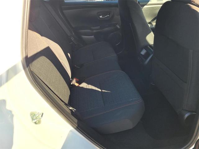 Photo of 2024 Platinum Honda HR-V
