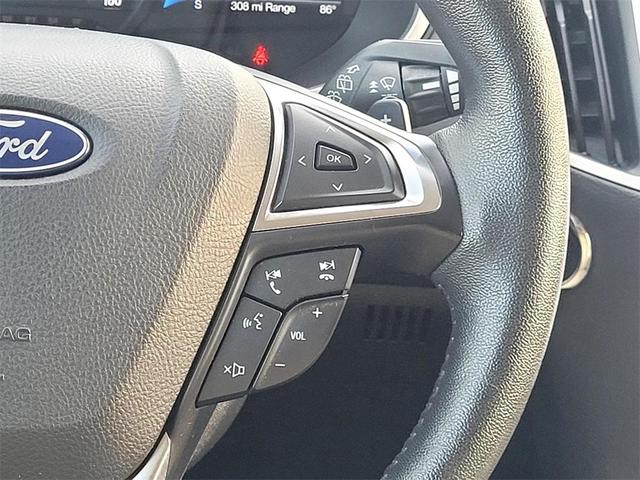 Photo of 2021 Oxford White Ford Edge