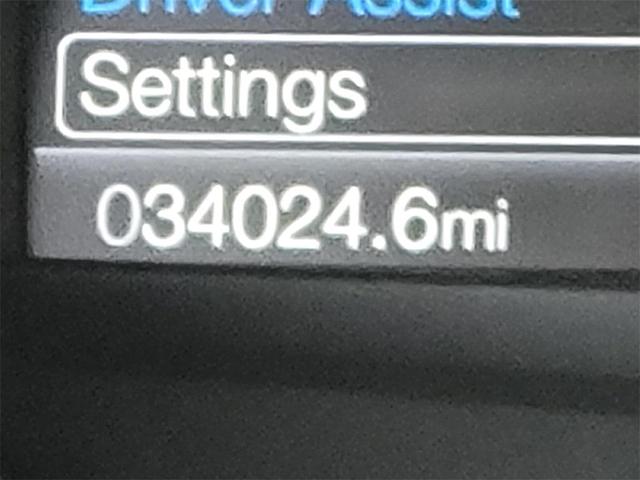 Photo of 2021 Oxford White Ford Edge
