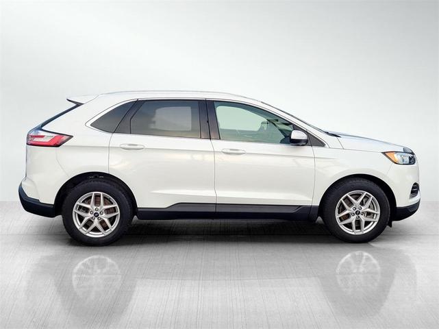 Photo of 2021 Oxford White Ford Edge