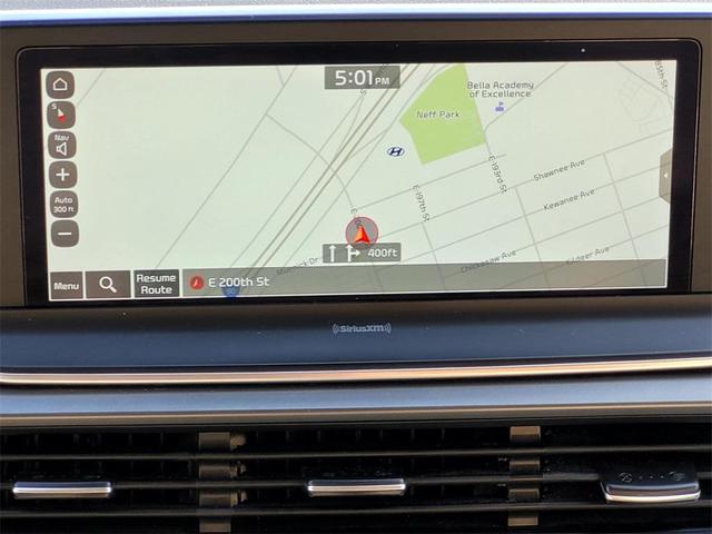 Photo of 2022 Glacial White Pearl Kia Telluride