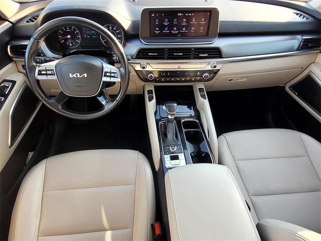 Photo of 2022 Glacial White Pearl Kia Telluride