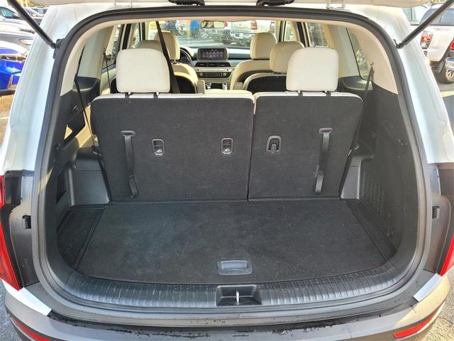Photo of 2022 Glacial White Pearl Kia Telluride