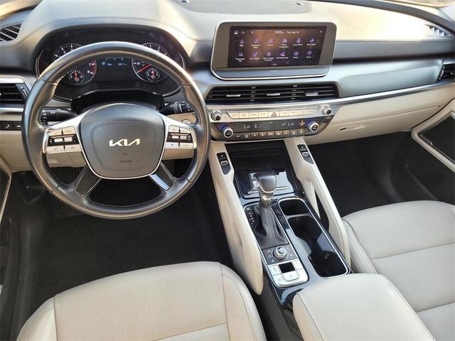 Photo of 2022 Glacial White Pearl Kia Telluride