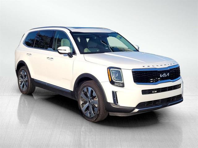 Photo of 2022 Glacial White Pearl Kia Telluride
