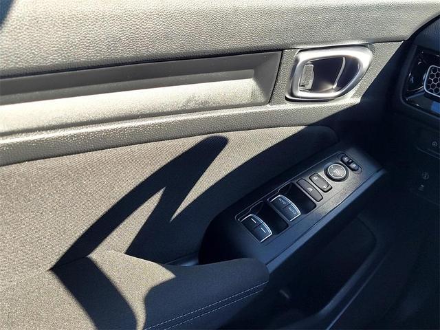 Photo of 2023 Platinum White Pearl Honda Civic