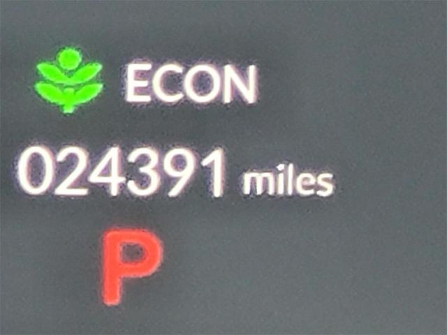 Photo of 2023 Platinum White Pearl Honda Civic