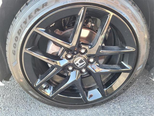 Photo of 2023 Platinum White Pearl Honda Civic