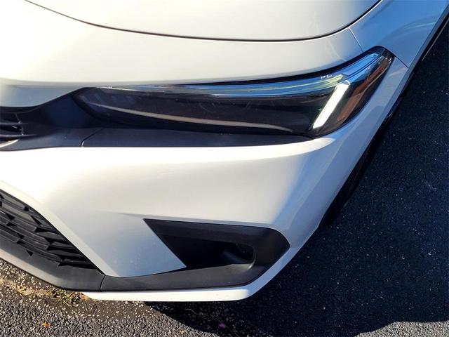 Photo of 2023 Platinum White Pearl Honda Civic