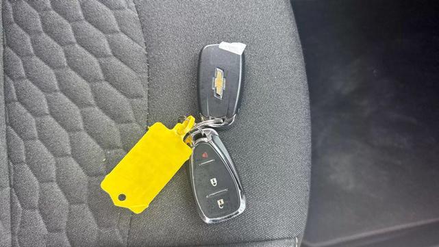 Photo of 2018 White Chevrolet Equinox