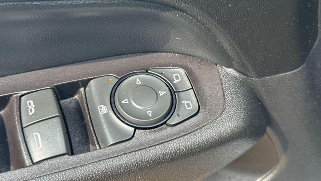 Photo of 2018 White Chevrolet Equinox