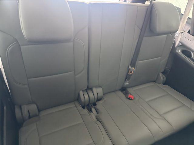 Photo of 2019 Silver Ice Metallic Chevrolet Suburban