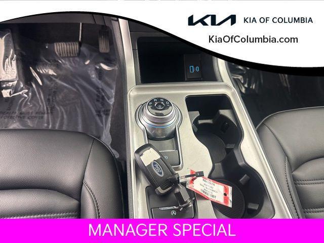 Photo of 2024 Silver Metallic Ford Edge