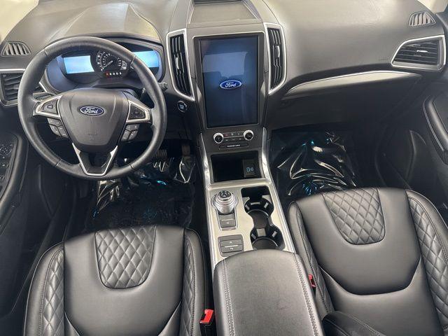 Photo of 2024 Forged Green Metallic Ford Edge