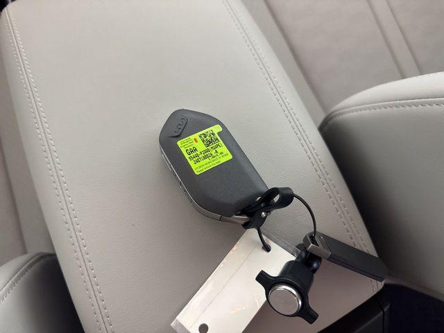 Photo of 2025 Aurora Black Pearl Kia Sorento Hybrid