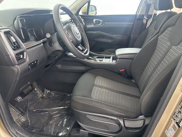 Photo of 2021 Crystal Beige Kia Sorento