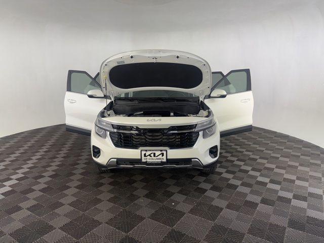 Photo of 2024 Snow White Pearl Kia Seltos