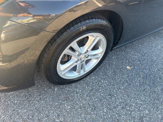 Photo of 2017 Tungsten Metallic Chevrolet Cruze
