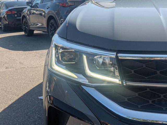 Photo of 2022 Gray Volkswagen Taos