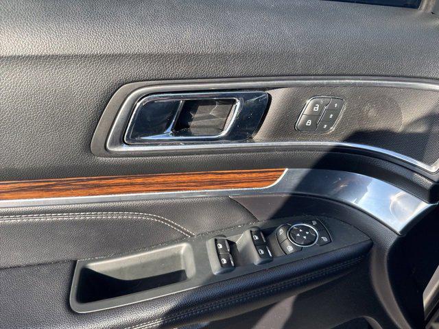 Photo of 2019 Ingot Silver Ford Explorer