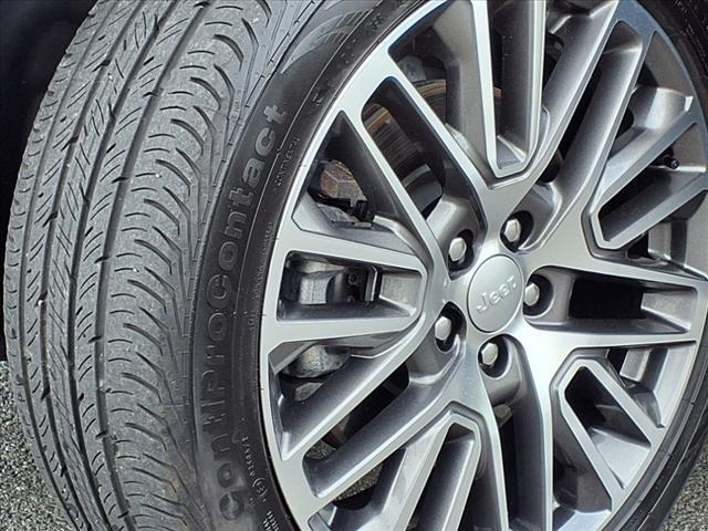 Photo of 2023 Bright White Clearcoat Jeep Compass