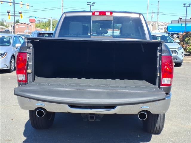 Photo of 2016 Brilliant Black Crystal Pearlcoat RAM 1500
