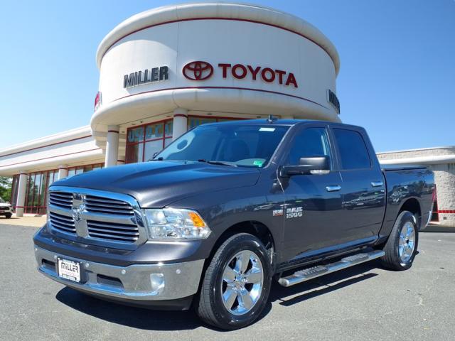 Photo of 2016 Brilliant Black Crystal Pearlcoat RAM 1500