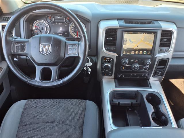 Photo of 2016 Brilliant Black Crystal Pearlcoat RAM 1500