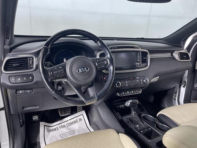 Photo of 2016 Snow White Pearl Kia Sorento