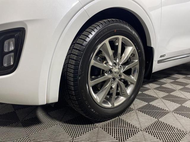 Photo of 2016 Snow White Pearl Kia Sorento