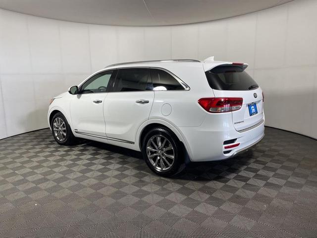 Photo of 2016 Snow White Pearl Kia Sorento