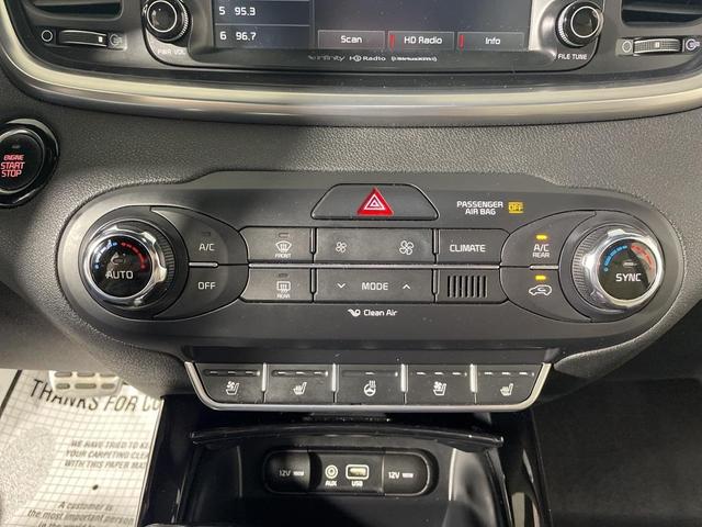 Photo of 2016 Snow White Pearl Kia Sorento