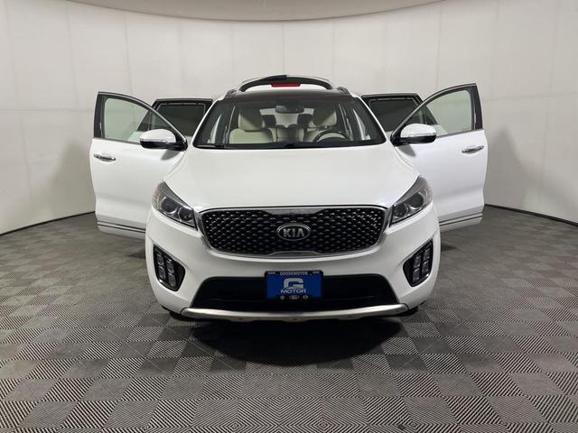 Photo of 2016 Snow White Pearl Kia Sorento