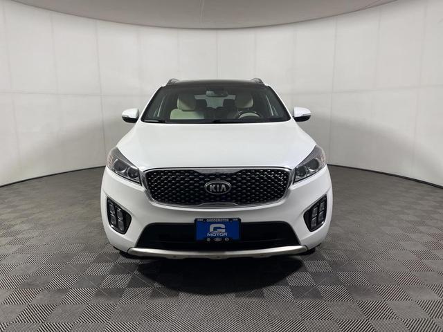 Photo of 2016 Snow White Pearl Kia Sorento