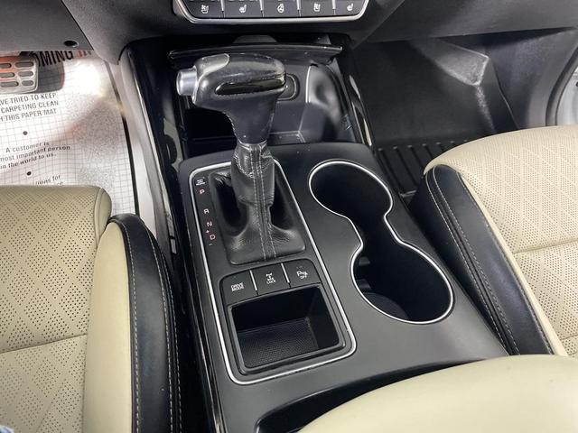 Photo of 2016 Snow White Pearl Kia Sorento