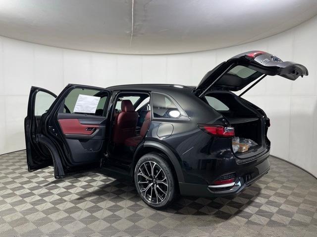Photo of 2025 Jet Black Mica Mazda CX-70 PHEV
